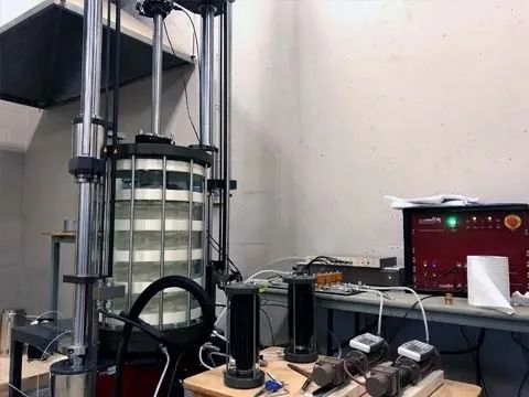 南卡羅來納大學大直徑循環三軸試驗系統成功安裝 GDS全球用戶再添高端巖土設備